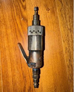 Vintage Cleco Model 111GLS-250A inline air die grinder.