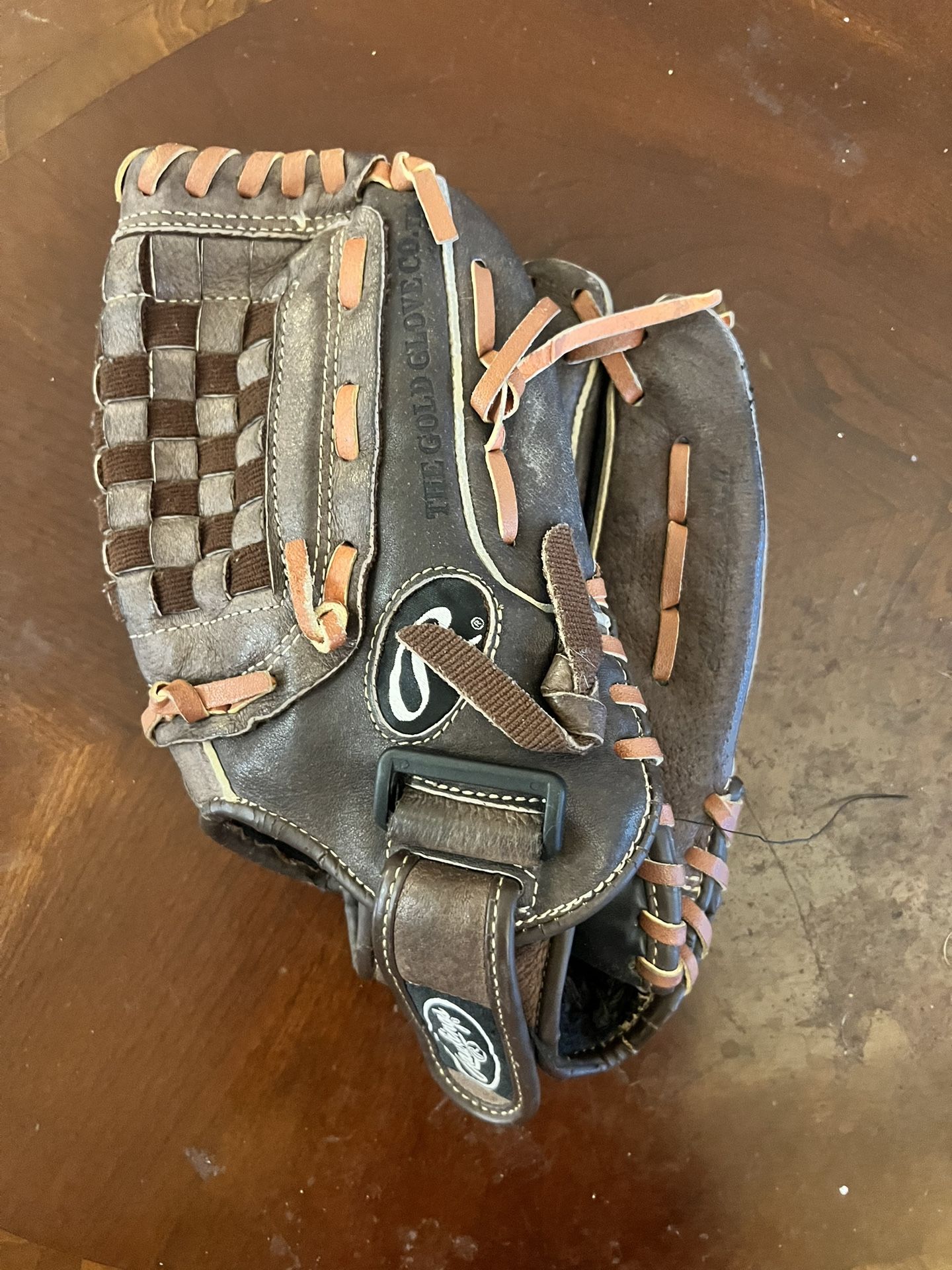 $5.00 Rawlings FP120 12-inch Fastpitch Softball Glove.