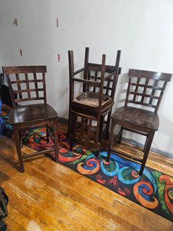 Wooden bar hight chairs