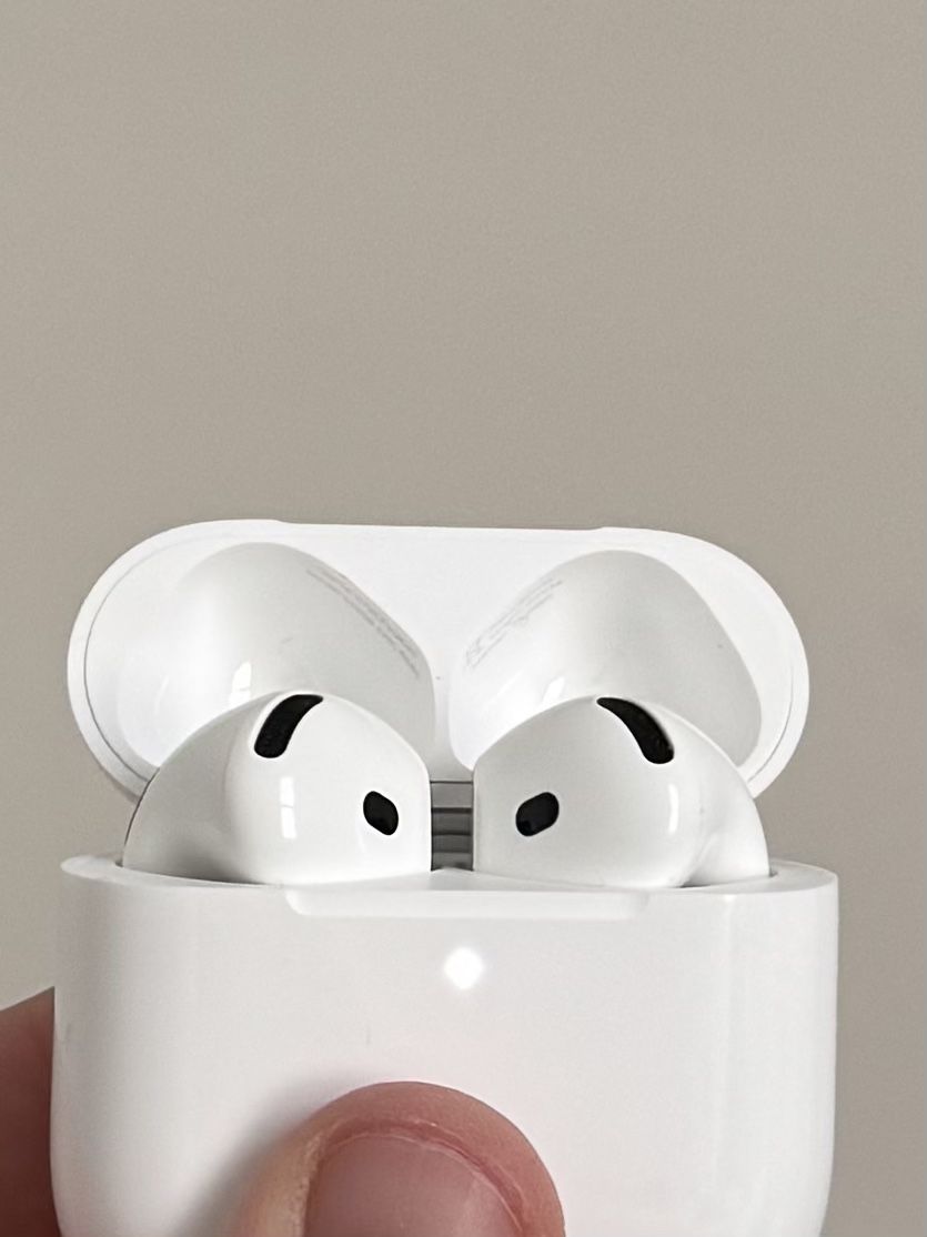 AirPods 4