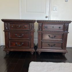 Antique Furniture King Bed Set Of 4 