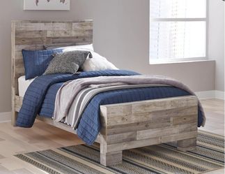 Beautiful Twin Size Bed With Mattress LIKE NEW