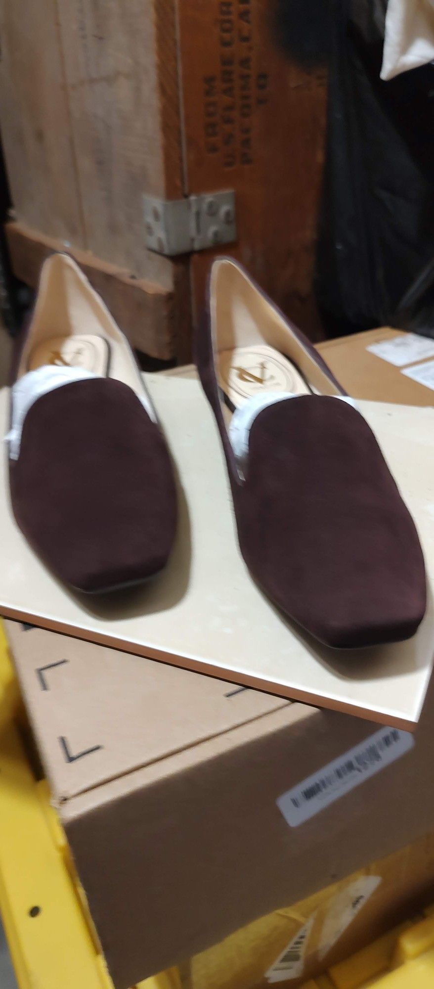 Womens(Vince Camuto)Suede Low Wedge  7.5