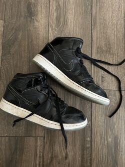 Youth Black Jordans 4.5Y
