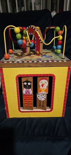 Large Wooden Interactibe Cube/ Cubo Interactivo Grande