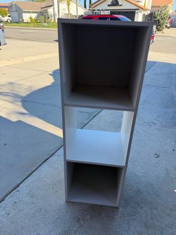 3-Cube Storage Shelf Unit