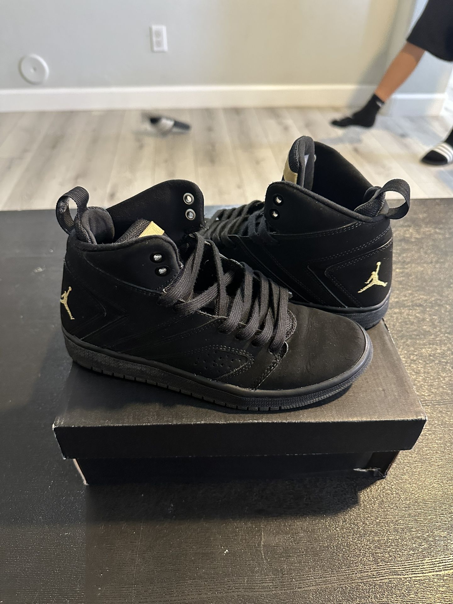 Jordan’s Legend Flight Black Suede