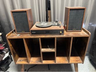 Crosley recored player with speakers