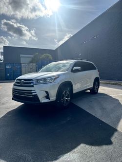 Toyota  Higlander 2019