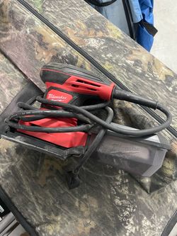 Milwaukee 1/4 sheet sander