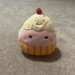 squishmallow cupcake 