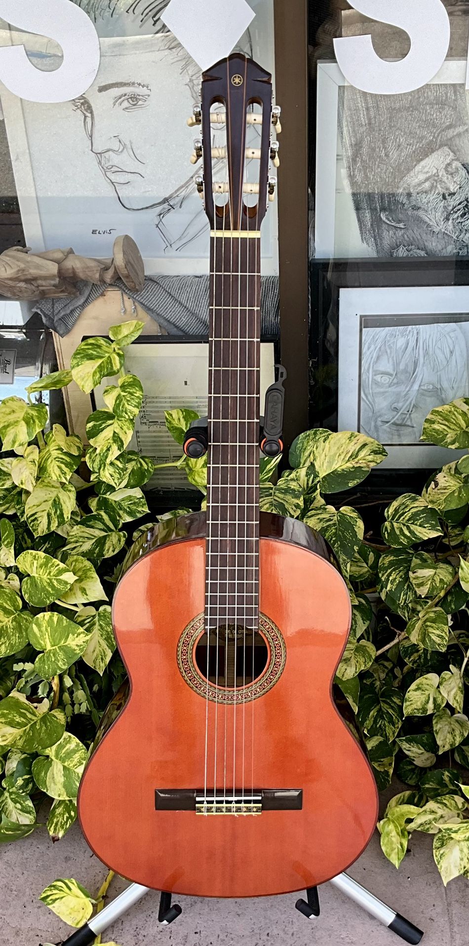 Yamaha G-150 Classical Guitar w/ Chipboard