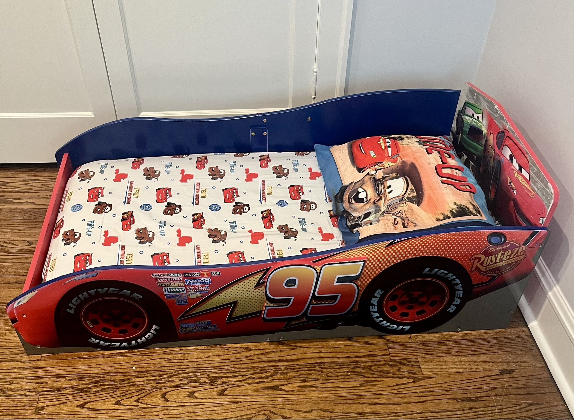 Lightening McQueen Toddler Bed Plus Mattress & bedding