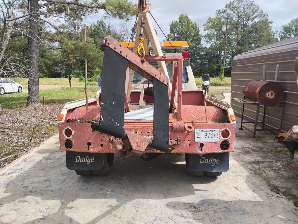 Wrecker Truck
