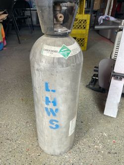 20 lb Co2 tank (full)