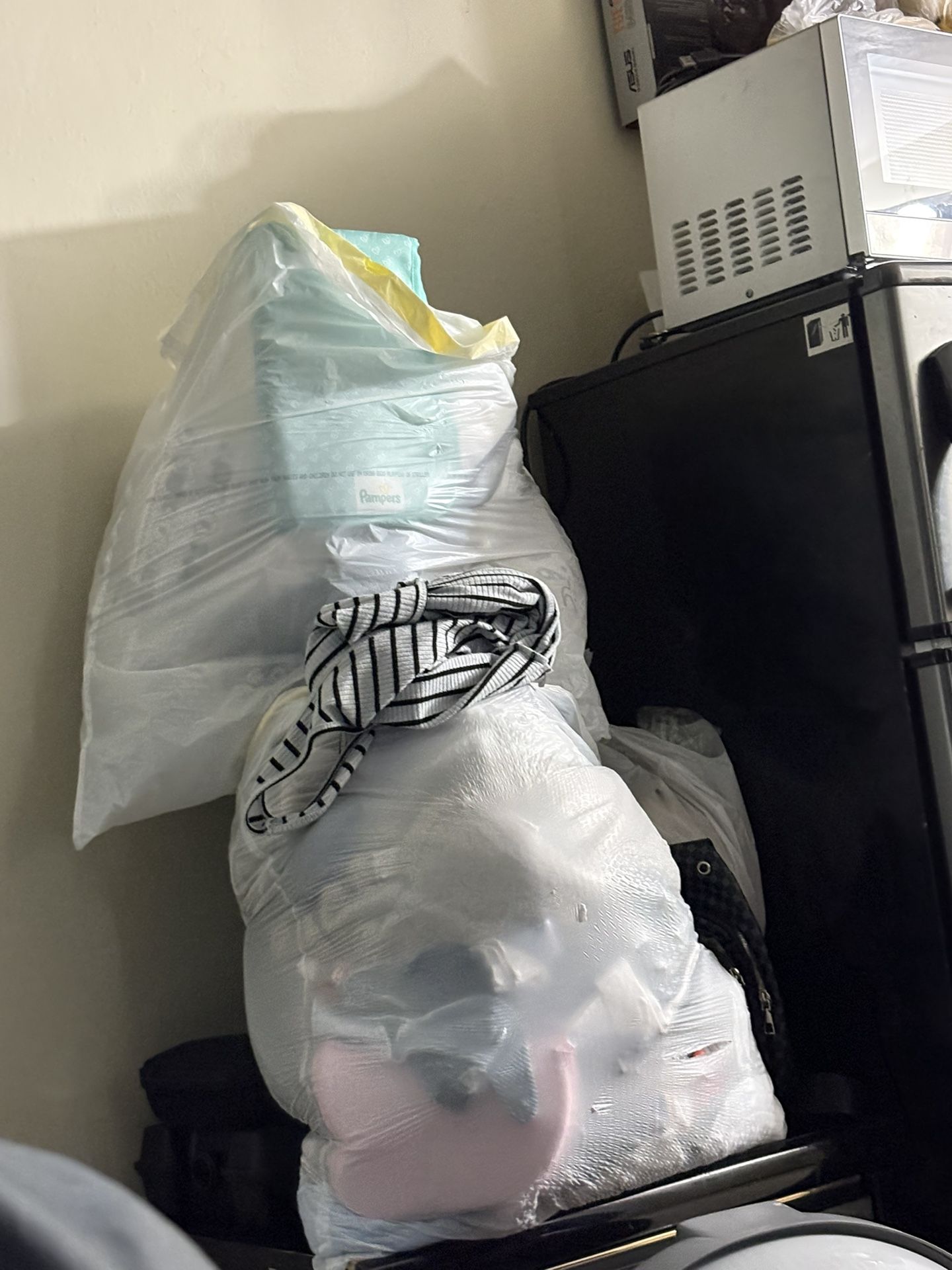 Tengo 2 Bolsas De Roba Y Articulo De Bebes