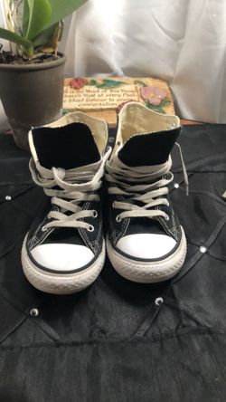 Converse chuck Taylor All Star Unisex High Top Shoes size 2