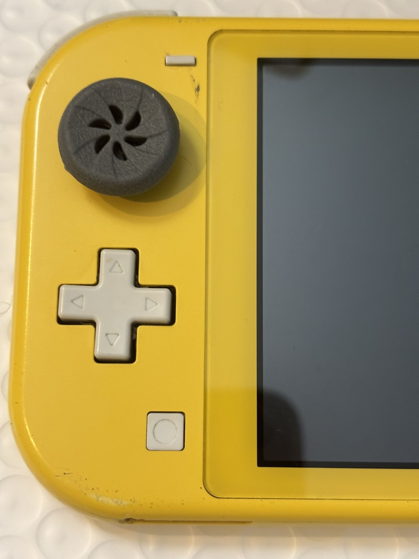 Nintendo Switch Lite Handheld Gaming Console 32GB Yellow Good W