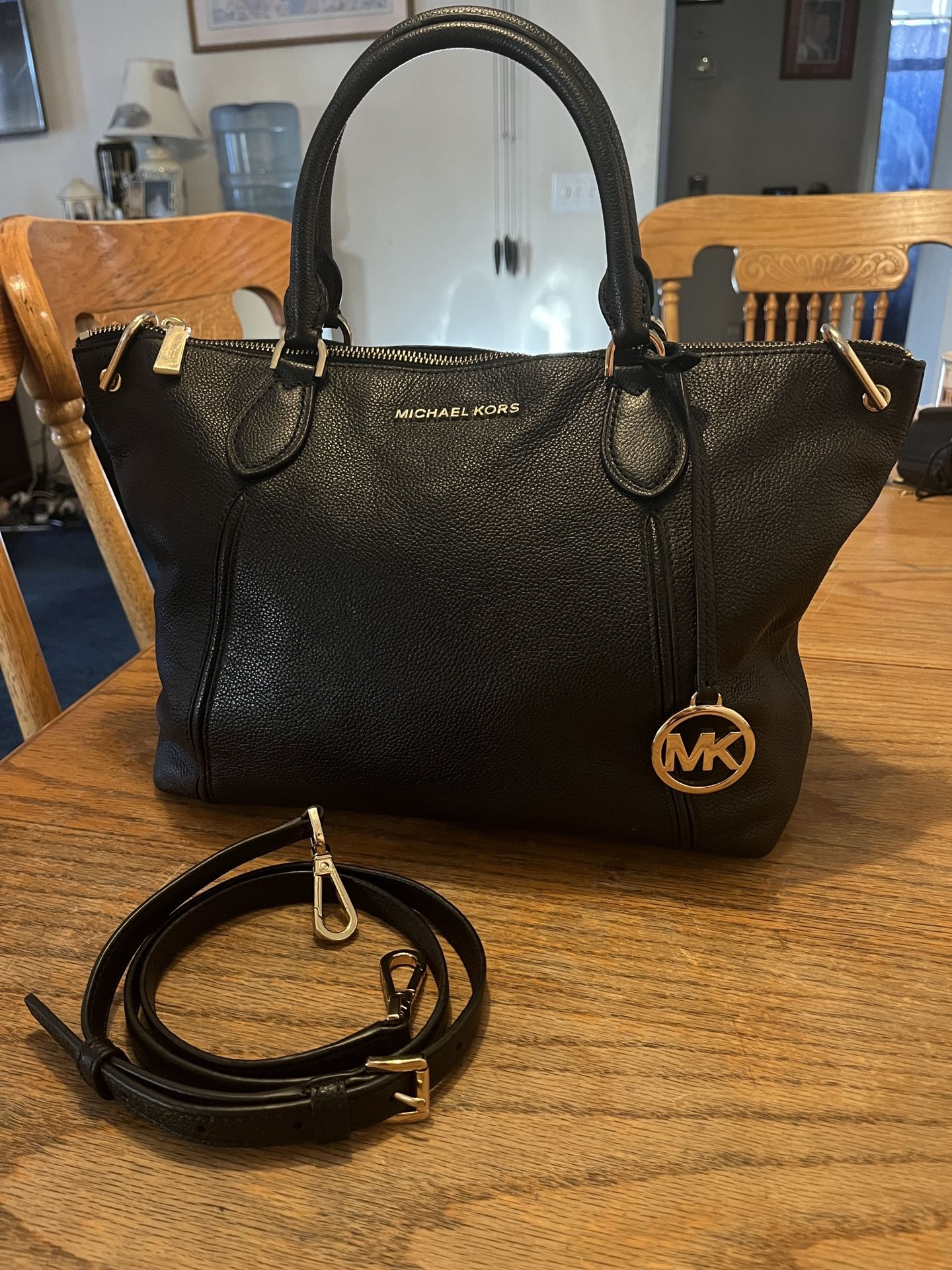 Michael Kors Black Pebbled Leather Large Purse In Excellent Condition