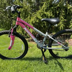 Girl’s bicycle 