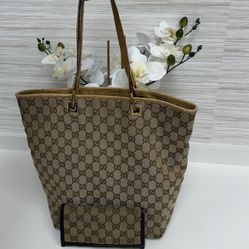 VINTAGE AUTHENTIC Bundle Gucci Beige and Brown Monogram Tote with wallet