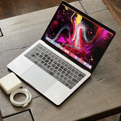 2017 MacBook PRO 2.3ghz (i5) - 16gb - 256gb SSD  