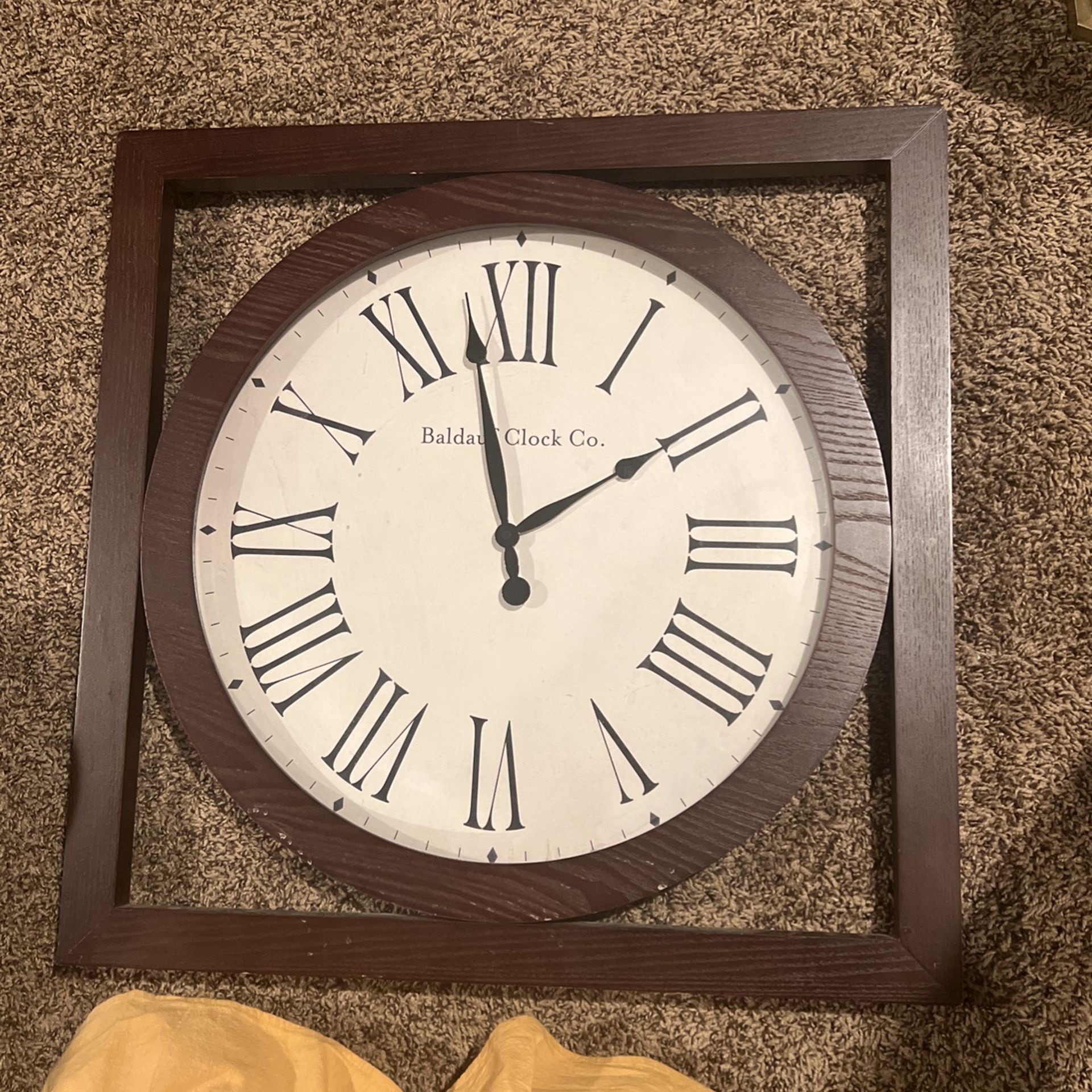 Wooden Clock (decor)