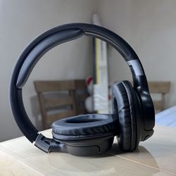 Wireless Around-Ear Bass Gaming Headset - Surround Sound Headphones with Noise Cancelling Microphone Bluetooth Breathing RGB Light