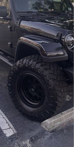 Jeep Wrangler Mud Terrain Tires and Wheel