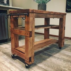 Farmhouse Rustic Style Kitchen Tables. 
