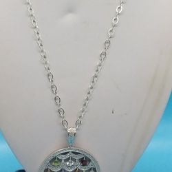 Beautiful.925 Silver pendant and necklace.