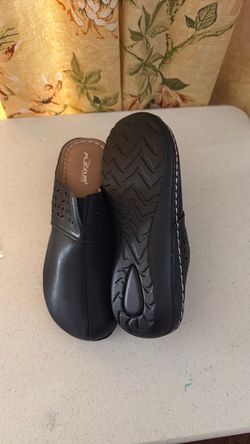 Flexus Black Leather Slip-On Clogs