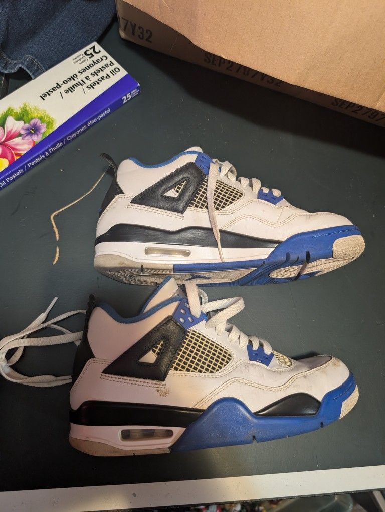 Jordan Retro 4 Youth6