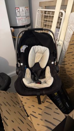 Nuna pupa lite lx car seat with base