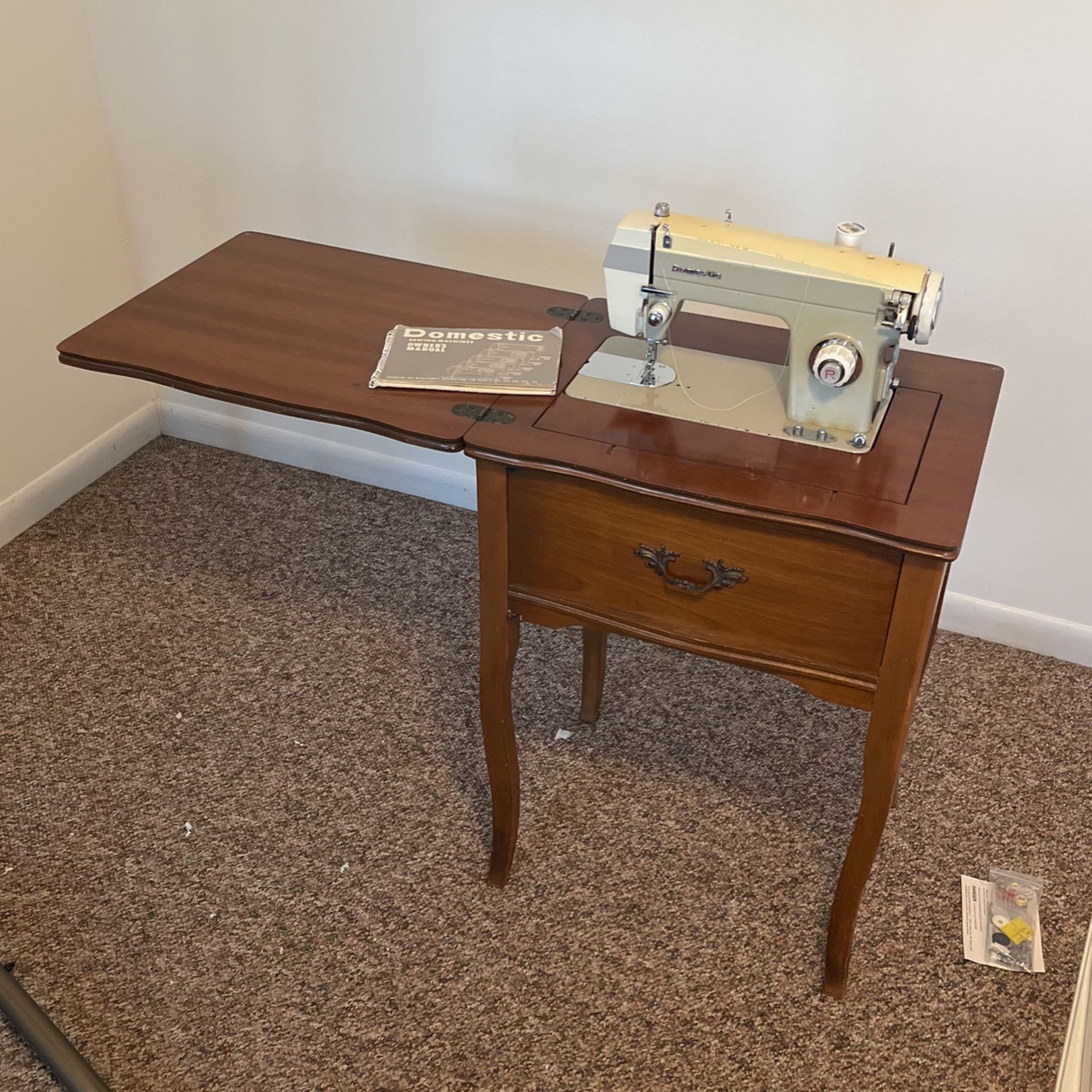 Domestic Sewing Machine With Cabinet