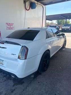 2013 Chrysler 300 srt8