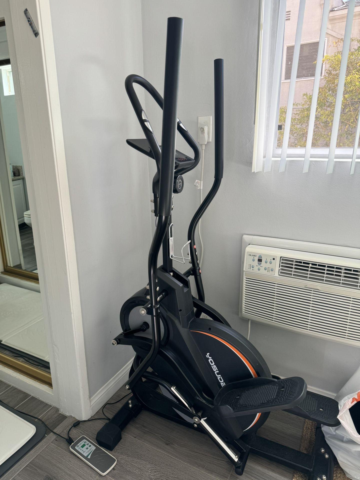 Petite Elliptical