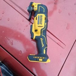 DeWalt Atomic Compact Multi-tool