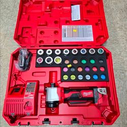 Milwaukee M18 18V Lithium-Ion Cordless Cable Stripper Kit for Al THHN/XHHW Wire Cutting