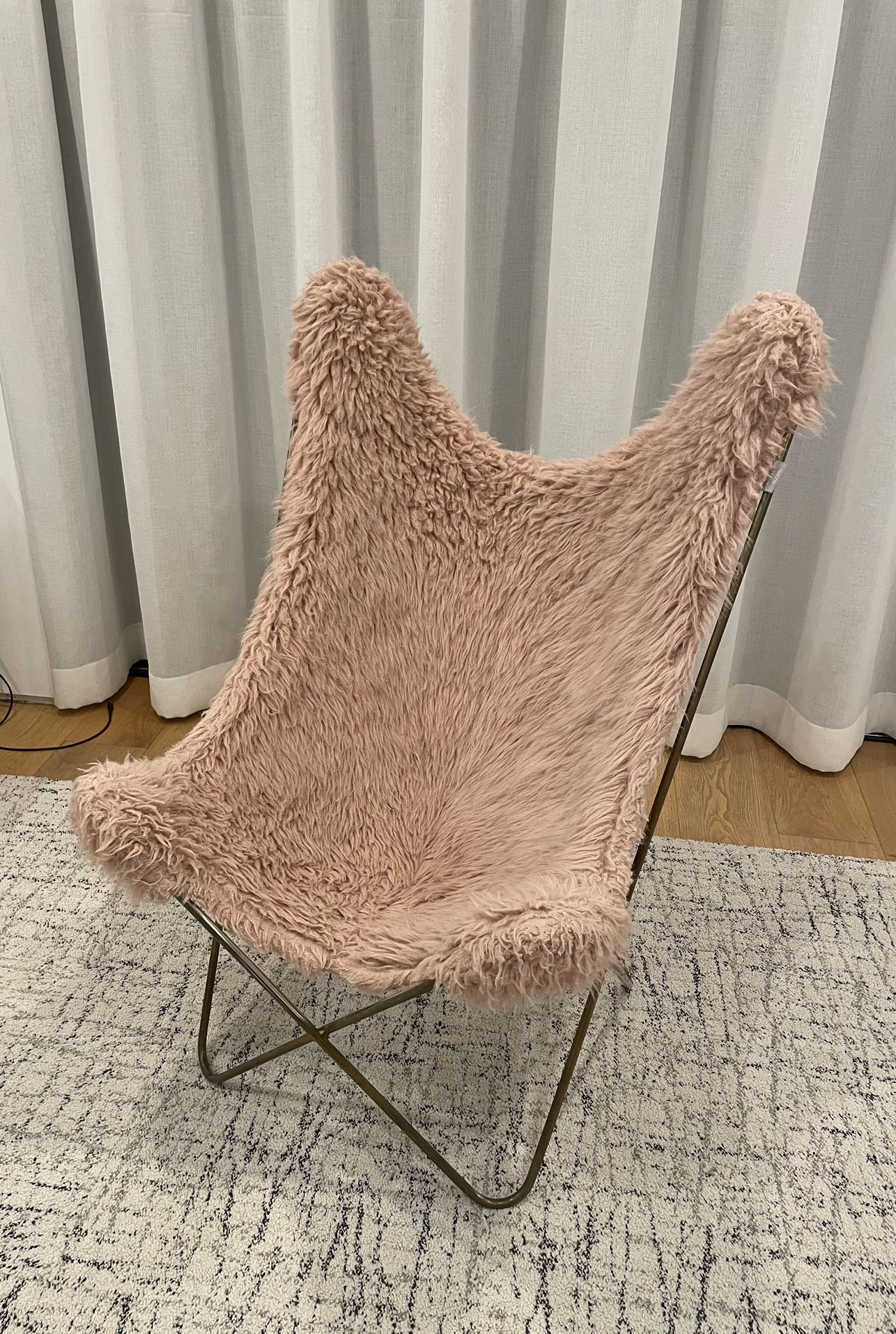 RH Teen TYE DUSTY ROSE FAUX FUR BUTTERFLY CHAIR