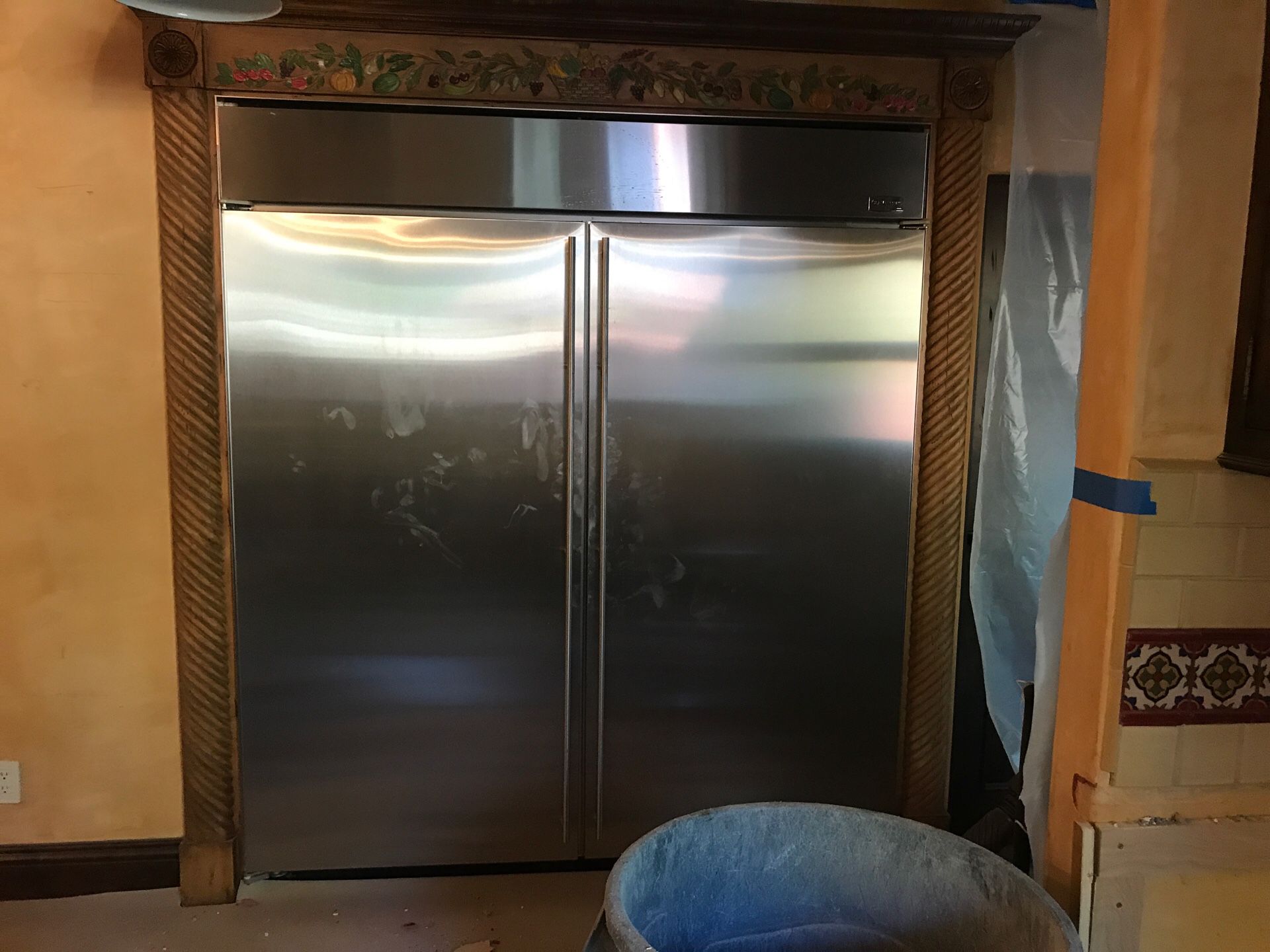 GE monogram refrigerator freezer 6 feet wide