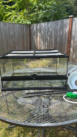 Reptile Enclosure Tank