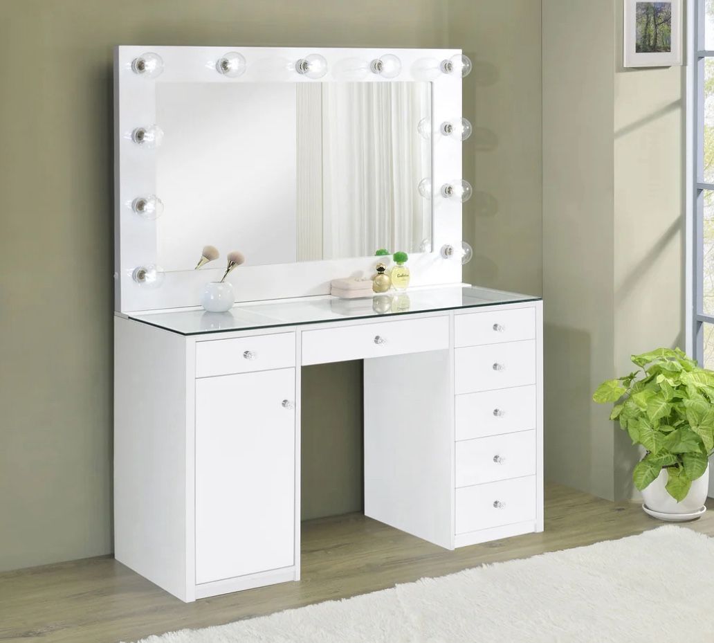 $ 699 7-DRAWER VANITY SET WITH LIGHTING