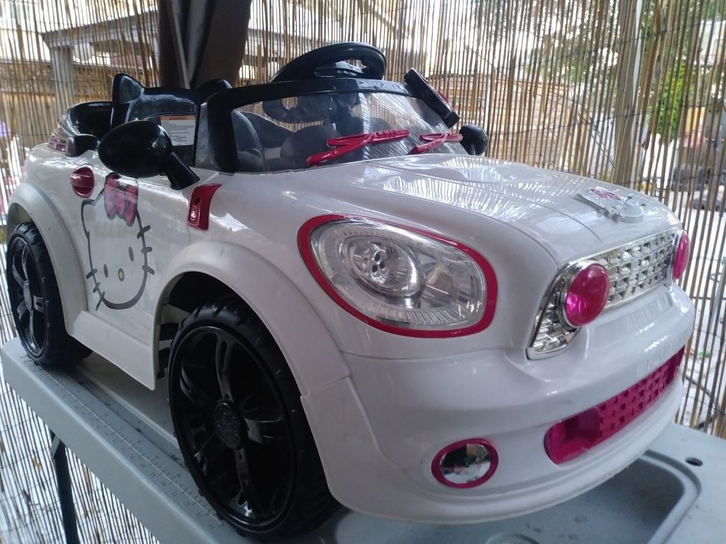 Hello kitty mini Cooper in great shape