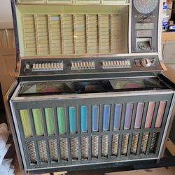 Pretty Rockola Juke Box