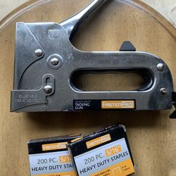 Heavy Duty Staple Gun + 2 Boxes of Staples