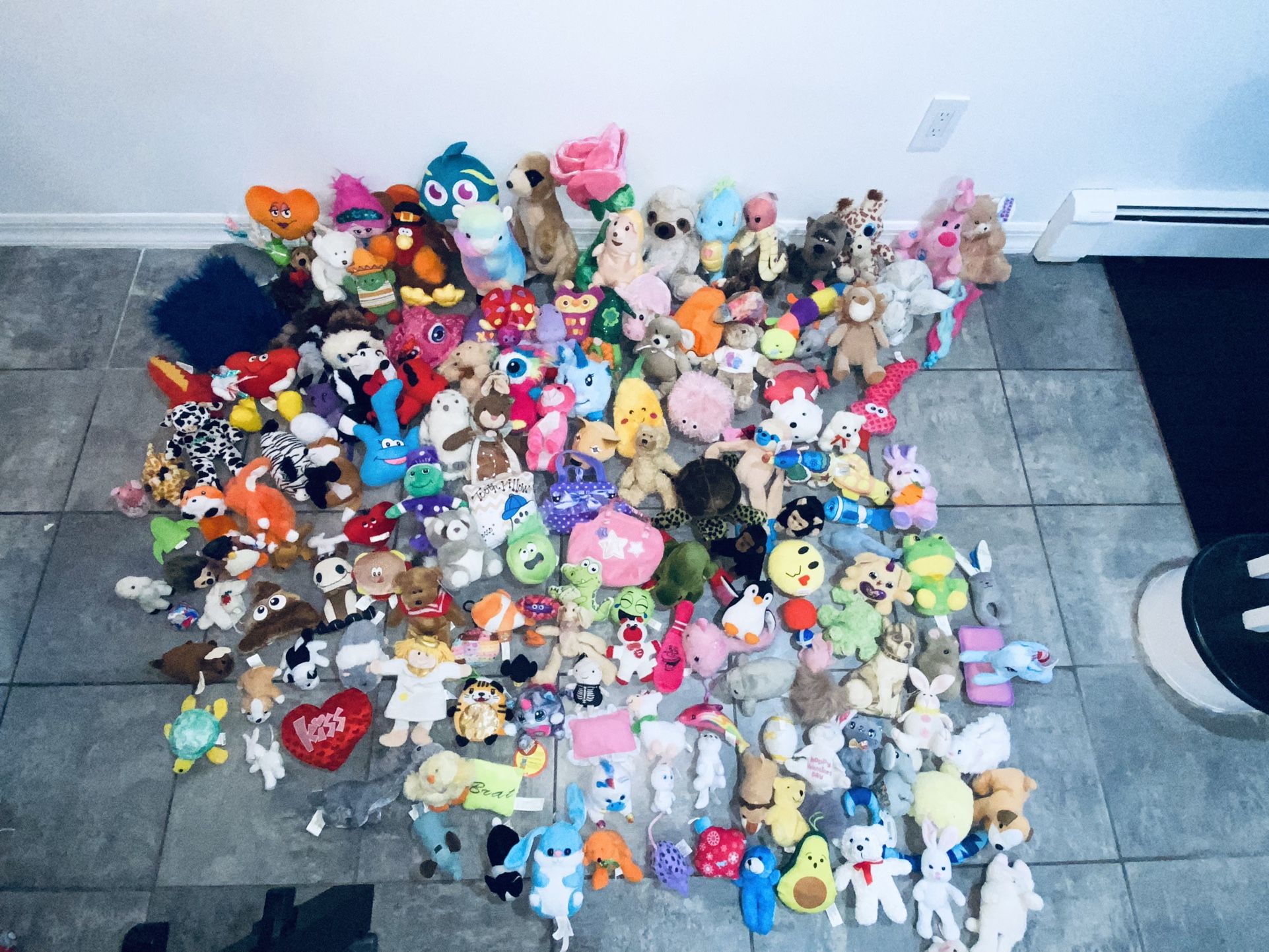 20 Pounds Plush Stuffed Animals Lot Dolls Toys Kids Play Childrens Collection