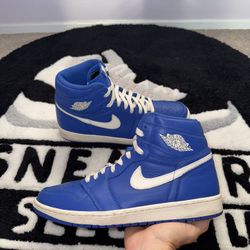 Jordan 1 Retro Hyper Royal (Size 11)
