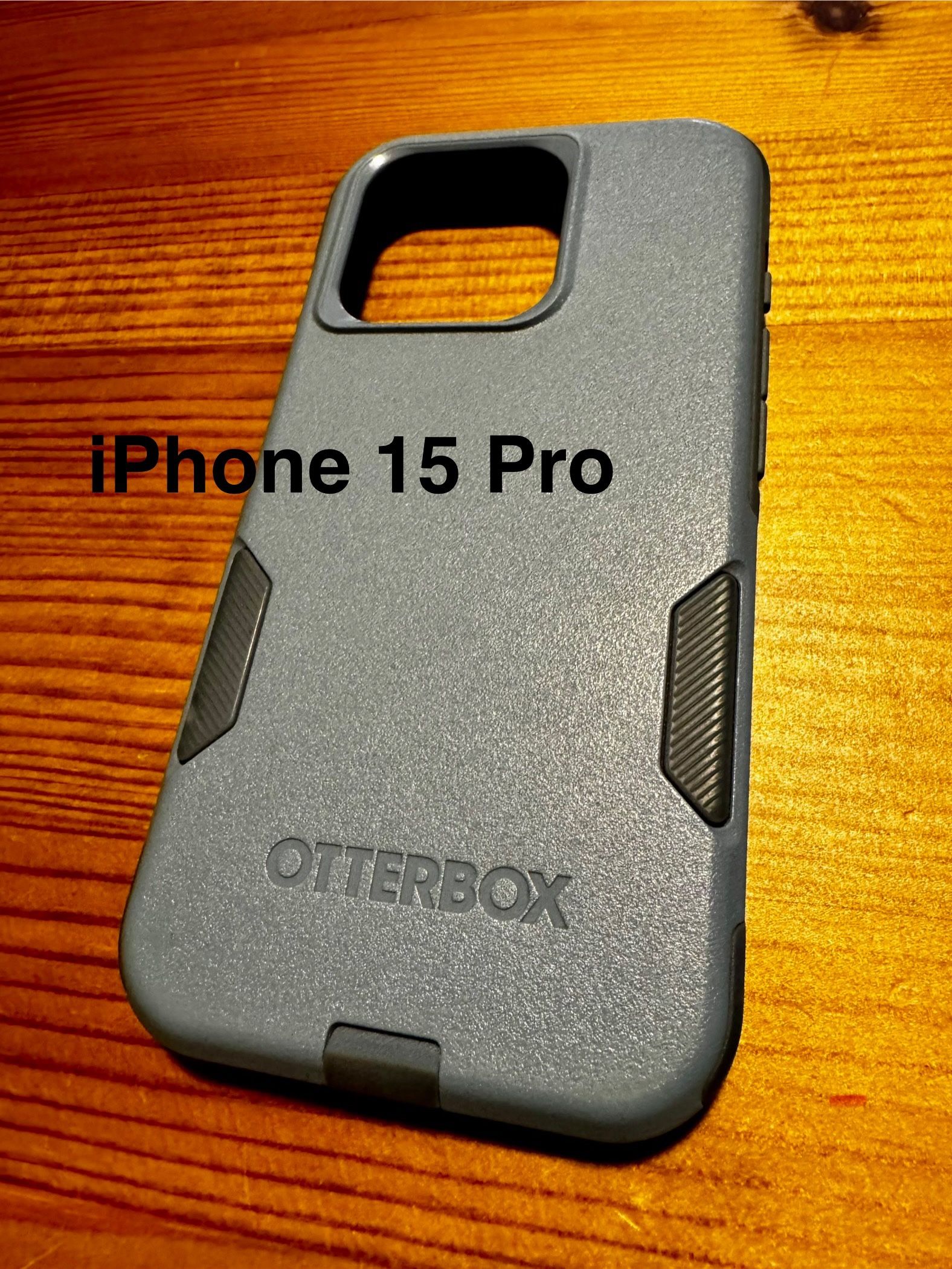 iPhone 15 Pro Otterbox Commuter case