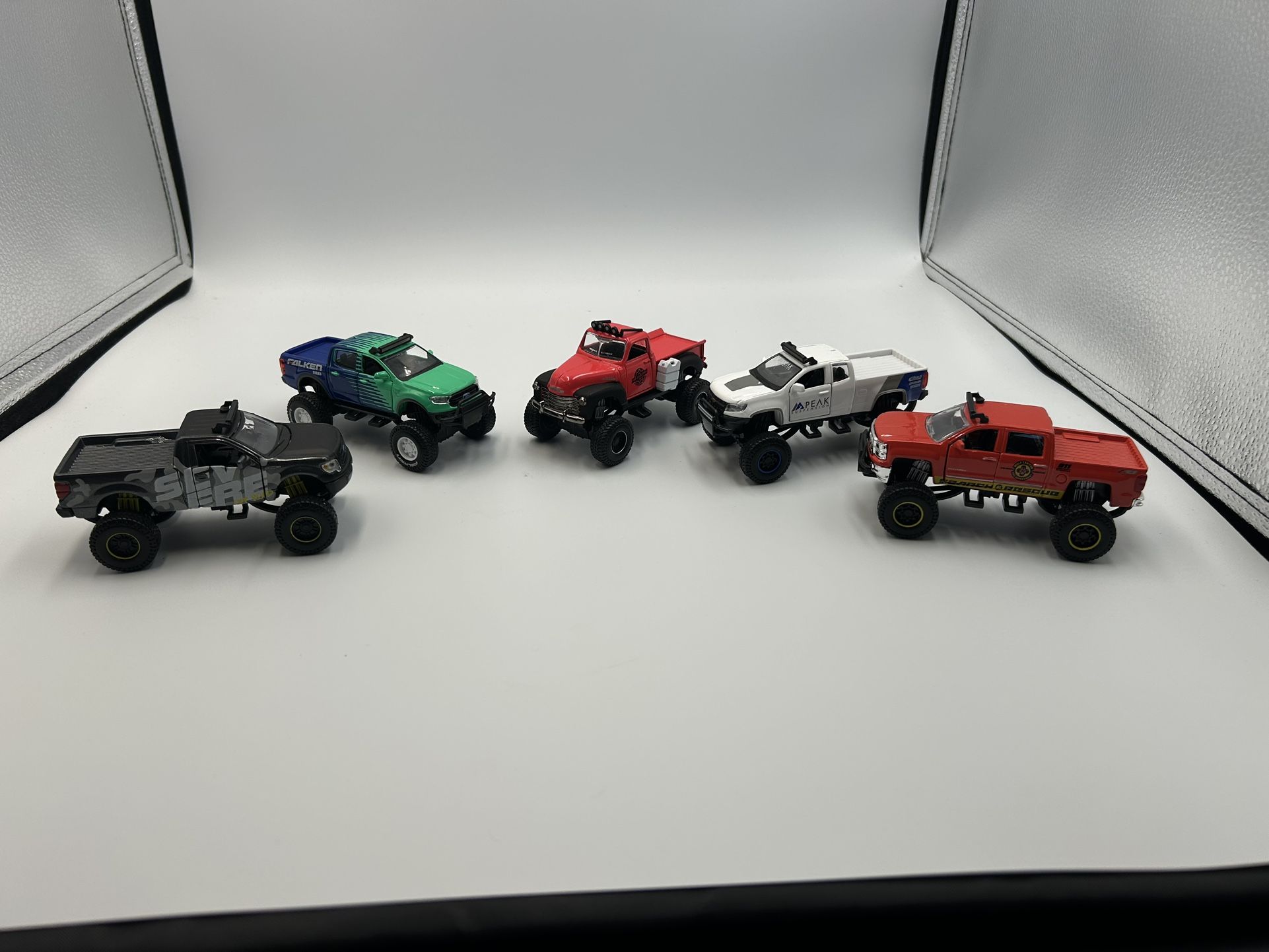Monster Trucks Moving Parts 4x4 Ford Chevy